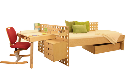 Design mit System - Bett & Schreibtisch 'Leo' | L 208 x B 135 x H 81 cm | Birkenholz | Echtes Handwerk | Made in Austria